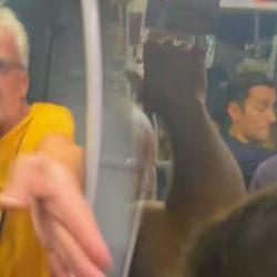 Metrob&uuml;ste &ouml;l&uuml;m&uuml; tebliğ eden vatandaşa tepki: Allah'ın kelamından rahatsız oldu