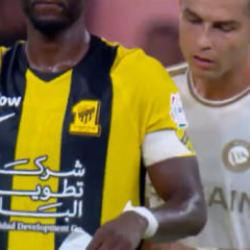 Ronaldo kopya &ccedil;ekerken kameralara yakalandı o anlar viral oldu