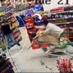 Markette kızılca kıyamet koptu, ortalık savaş alanına d&ouml;nd&uuml;