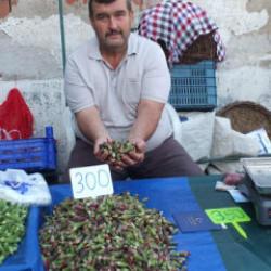 Kilosu 300 liraya &ccedil;ıktı &ccedil;ift&ccedil;inin y&uuml;z&uuml; g&uuml;ld&uuml;: "Sayesinde cebimiz para g&ouml;rd&uuml;"