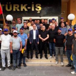Alacakları &ouml;denen Doruk Madencilik mağduru iş&ccedil;iler, Başkan Atalay'a teşekk&uuml;r etti