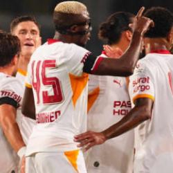 Başakşehir galibiyetine rağmen alarm! Okan Buruk'a flaş &ouml;neri: Hata olur