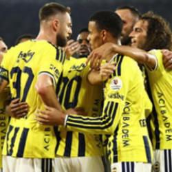 Beşiktaş derbisi &ouml;ncesi Fenerbah&ccedil;e'ye b&uuml;y&uuml;k m&uuml;jde!