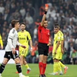 Derbi &ouml;ncesi alarm! Fenerbah&ccedil;e ve Beşiktaş&rsquo;ın son 30 ma&ccedil;ında 20 kırmızı Kart