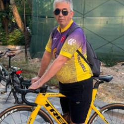 Evinin balkonundan d&uuml;şen g&ouml;rme engelli hayatını kaybetti