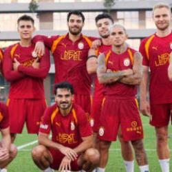 Galatasaray'da gece yarısı ayrılık! &Uuml;lkesine d&ouml;n&uuml;yor