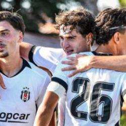G&uuml;n&uuml;n ilk derbisinde Kartal, Fenerbah&ccedil;e'yi devirdi