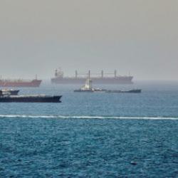 H&uuml;rm&uuml;z Boğazı&rsquo;ndan &ccedil;ıkış yapan tankere saldırı