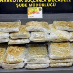 İzmir'de 29 kilo 800 gram skunk ele ge&ccedil;irildi