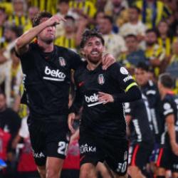 Kadık&ouml;y'de Kartal kanunları! Beşiktaş'tan Fenerbah&ccedil;e'ye derbi darbesi
