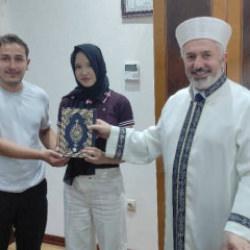 Ukraynalı kadın "Ayla"  ismini alarak M&uuml;sl&uuml;man oldu