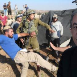 israilli gazeteci Siyonist işgalcilerin maskesini deşifre etti! 