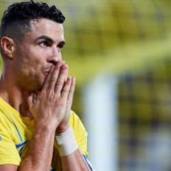 Ronaldo g&ouml;rd&uuml;klerine inanamadı: Oğlundaki kartı anında iptal etti!