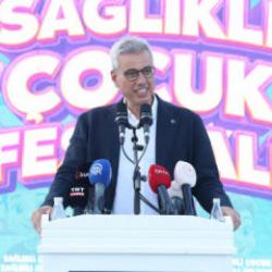 Sağlık Bakanı Memişoğlu&rsquo;ndan &ccedil;ocuklara &ccedil;ağrı: Sağlık el&ccedil;isi olacaksınız