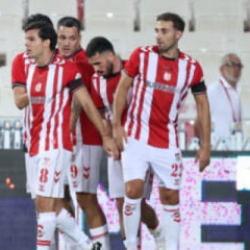 Sivasspor ge&ccedil;miş g&uuml;nlerine hasret! Dibi g&ouml;rd&uuml;ler
