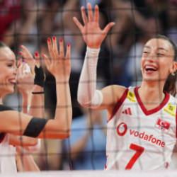 Filenin Sultanları, CEV Avrupa Şampiyonası'nda finale y&uuml;kseldi