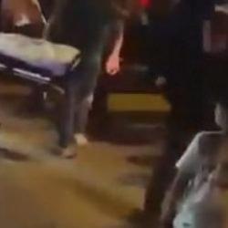 Yolun karşısına ge&ccedil;erken otomobil &ccedil;arptı: 1'i ağır 2 yaralı