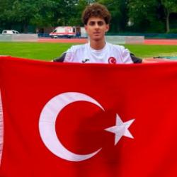 18 yaşında Avrupa şampiyonu oldu! &Uuml;mraniye&rsquo;nin gururu Mustafa