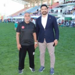 G&uuml;reş Federasyonu Başkanı Taha Akg&uuml;l hedefi "Madalyaları toplamak istiyoruz" diyerek koydu