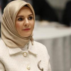 Aile Bakanlığı, g&ouml;n&uuml;ll&uuml;l&uuml;k &ccedil;alışmalarını "İyilik Var" ile dijital ortama taşıyacak
