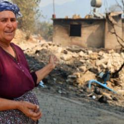 Aladağ&rsquo;da evleri k&uuml;le d&ouml;nen yaşlı &ccedil;iftin feryadı: Ana yurdum burası, dayanamıyorum