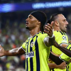 Archie Brown tarihe ge&ccedil;ti! 18 yıl sonra bir ilk