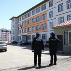 Bakan &Ccedil;ift&ccedil;i talimat verdi: 81 ilde alarm! Okul &ouml;nlerinde yeni d&ouml;nem başlıyor