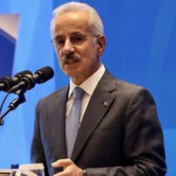 Bakan Uraloğlu: Limanlarda yeşil d&ouml;n&uuml;ş&uuml;m &ouml;nceliklerimizden