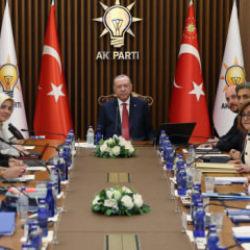Cumhurbaşkanı Erdoğan partisinin kadın belediye başkanları ile g&ouml;r&uuml;şt&uuml;!
