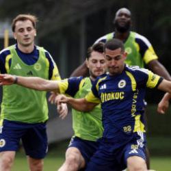 Fenerbah&ccedil;e'de Roma mesaisi tam gaz!