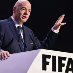 FIFA başkanlığı &ouml;ncesi dengeler değişiyor! Infantino&rsquo;ya bir darbe daha