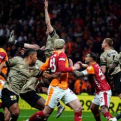 Galatasaray, Kocaelispor karşısında! Osimhen ve 3 yıldız yok
