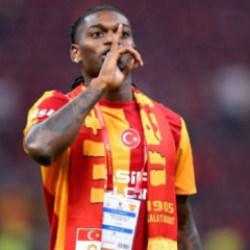 Galatasaray&rsquo;da Rafael Leao s&uuml;rprizi! Okan Buruk kararını verdi