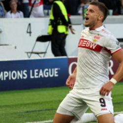 Galatasaray'ın kapısından d&ouml;nm&uuml;şt&uuml;! Devler Ligi'nde 12 dakikada hat-trick yaptı