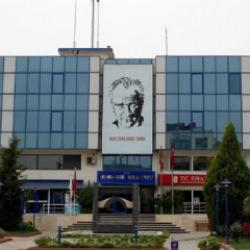 Menderes Belediyesi'ne y&ouml;nelik r&uuml;şvet soruşturmasında bir tutuklama daha ger&ccedil;ekleşti