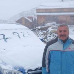 Tahpur Yaylası beyaza b&uuml;r&uuml;nd&uuml;! Vatandaş hazırlıksız yakalandı 
