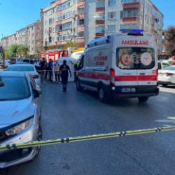 K&uuml;&ccedil;&uuml;k&ccedil;ekmece'de tankerin altında kalan kadın &ouml;ld&uuml;! Kaza anı ortaya &ccedil;ıktı