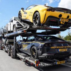 Milyon dolarlık s&uuml;per otomobillerin İstanbul'daki dev d&ouml;n&uuml;ş operasyonu