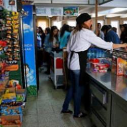 Okul kantinlerinde ezber bozan karar: Bu &uuml;r&uuml;nler yasaklandı! İşte yeni d&ouml;nemin kuralları