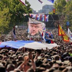 Bosna Kasabı'na yapılan t&ouml;ren pahalıya patladı! &Ccedil;ok sert veto tepkisi