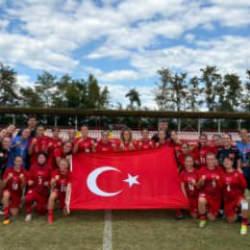 15 Yaş Altı Kız Milli Futbol Takımı, UEFA Gelişim Ligi'nde şampiyon!
