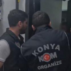 Konya'da kıska&ccedil; operasyonu! Evden cephanelik &ccedil;ıktı: 20 g&ouml;zaltı 