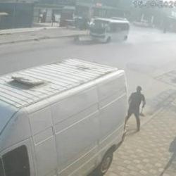 Adana'da feci kaza kamerada: 11 yaşındaki &ccedil;ocuk ağır yaralandı