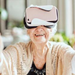 Alzheimer&rsquo;a karşı farkındalık etkinliği! Ziyaret&ccedil;iler hastalığı VR g&ouml;zl&uuml;kle deneyimleyecek