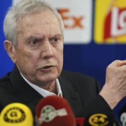 Aziz Yıldırım &uuml;nl&uuml; yorumcuyu hedef aldı! 'Kızımı alet etme'