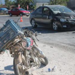 Balıkesir'de otomobil ile &ccedil;arpışan motosikletin s&uuml;r&uuml;c&uuml;s&uuml; hayatını kaybetti