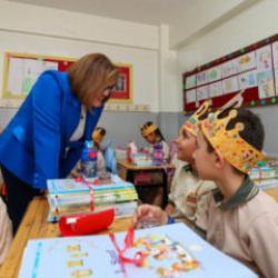 Başkan Şahin, ilk ders zilinde &ouml;ğrencileri yalnız bırakmadı 