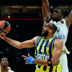 Fenerbah&ccedil;e Avrupa&rsquo;da k&uuml;rs&uuml;de! İlk kez d&uuml;zenlenen organizasyonda &uuml;&ccedil;&uuml;nc&uuml; oldu