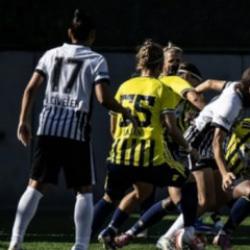 Fenerbah&ccedil;e'de derbide Beşiktaş'ı 3 farkla ge&ccedil;ti