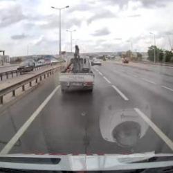 İstanbul'da ambulansa yol vermeyen s&uuml;r&uuml;c&uuml; yakalandı